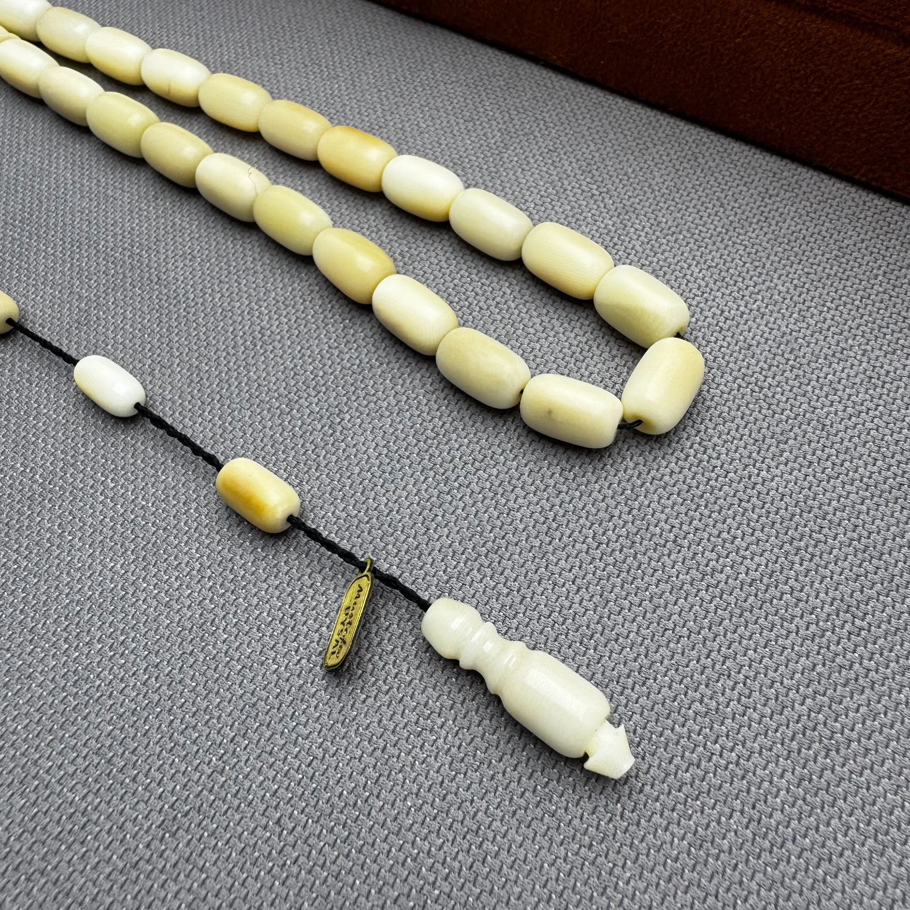 Mustafa Uysal Usta İmzalı Sistemli Kapsül Kesim Narçıl Cevizi Tesbih